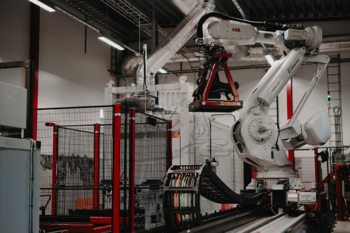 006-Robot brengt snelwissel naar station